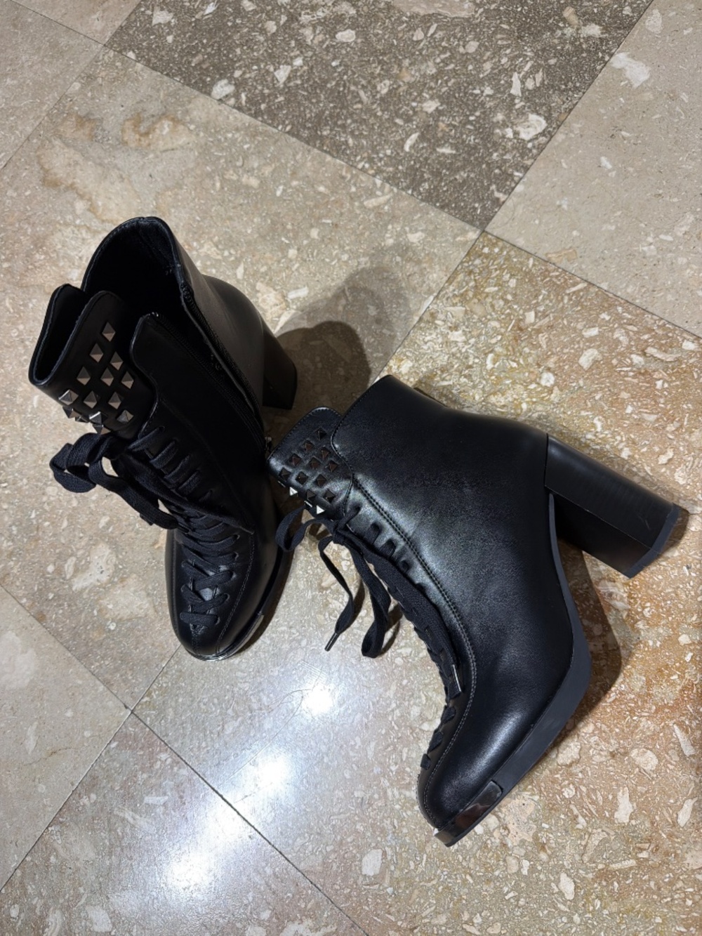 Boot - Picture 2 of 3